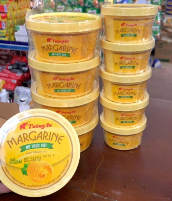 Bơ thực vật Tường An (hộp x 200g)